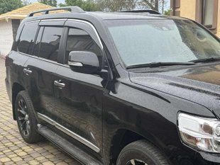 Вітровики з хромованим молдингом Niken Luxury (4 шт).Toyota Land Cruiser 200 2007-2021 гг. btyld0823-w/s-4ps фото
