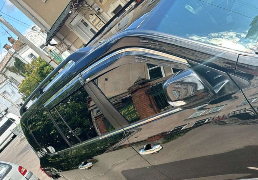 Ветровики с хромированным молдингом (4 шт, Niken). Toyota Land Cruiser 200 2007-2021 гг. 047ty130201 фото
