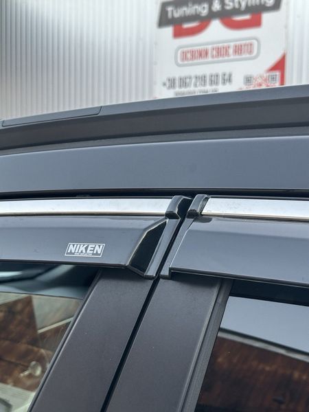 Ветровики с хромированным молдингом (4 шт, Niken). Toyota Corolla Cross 2020- гг. 047ty370201 фото