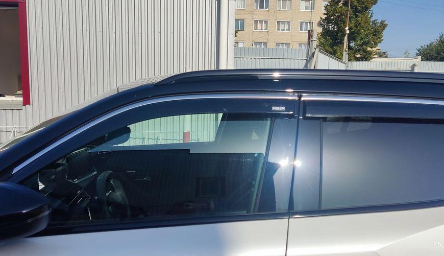 Ветровики с хромированным молдингом (4 шт, Niken). Peugeot 2008 2019- гг. 047pe350201 фото