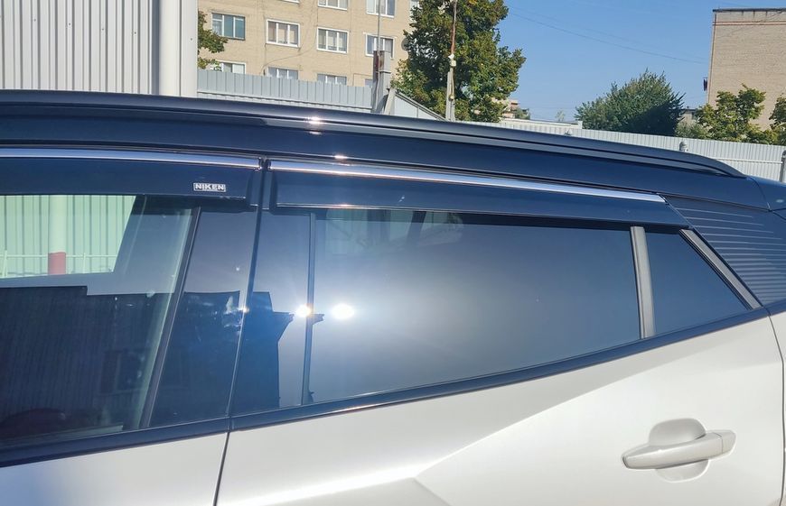 Ветровики с хромированным молдингом (4 шт, Niken). Peugeot 2008 2019- гг. 047pe350201 фото