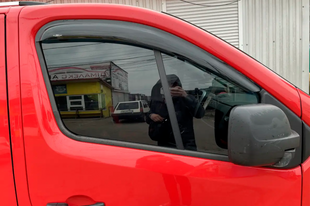 Вітровики (2 шт, HIC). Renault Trafic 2015- рр. ren34 фото