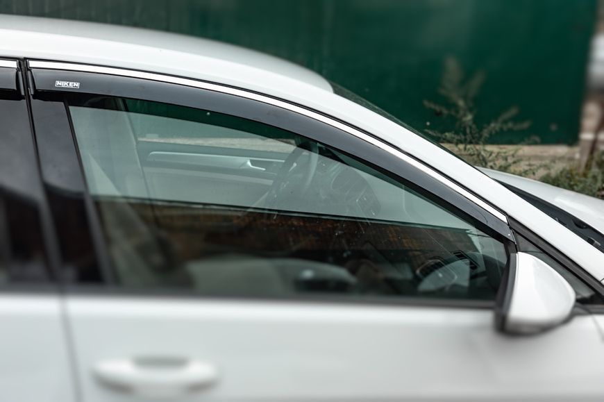 Ветровики с хромированным молдингом HB (4 шт, Niken). Volkswagen Golf 7/E-Golf 2012-2020 гг. 047vw020201 фото
