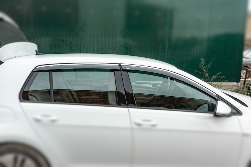 Ветровики с хромированным молдингом HB (4 шт, Niken). Volkswagen Golf 7/E-Golf 2012-2020 гг. 047vw020201 фото