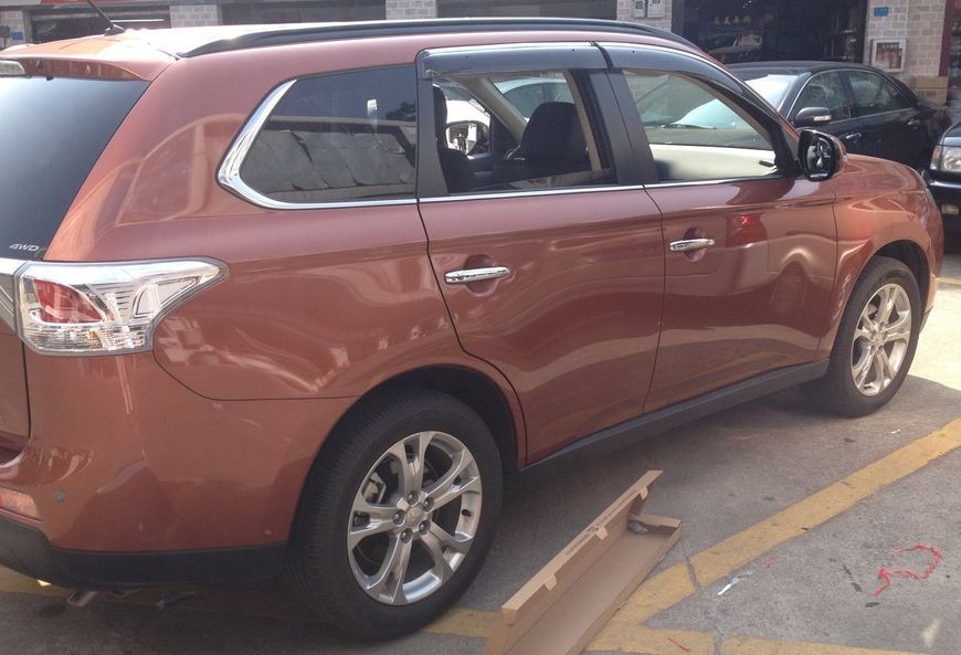 Вітровики вікон (дефлектори) SUN VISORS з хромом MITSUBISHI OUTLANDER 2013- KL-1293 фото
