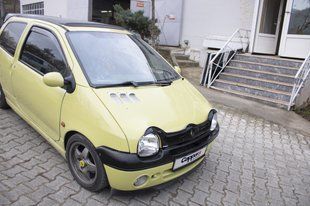 Дефлектор капоту (EuroCap). Renault Twingo 2007-2014 рр. 6882k555 фото