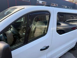 Вставные ветровики (2 шт, Niken Luxury). Opel Vivaro 2015-2019 гг. brntf1423-in фото