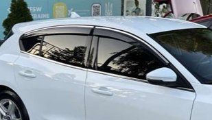 Ветровики с хромированным молдингом HB/SD (4 шт., Sunplex Chrome). Ford Focus IV 2018- гг. plus1007001 фото