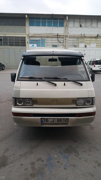 Козырек на лобовое стекло. Mitsubishi L300 1986-2013 гг. 31570590-010410 фото