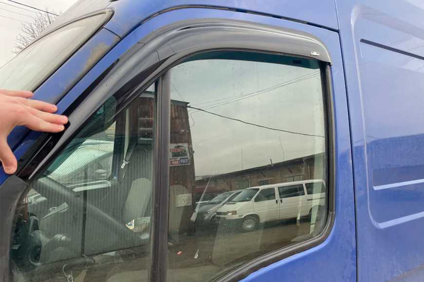 Ветровики на окна (2 шт, HIC). Nissan Interstar 2002-2010 гг. ren22 фото