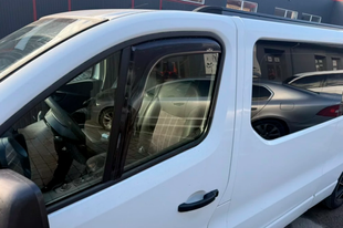 Вітровики вставні (2 шт, HIC). Renault Trafic 2015- рр. ren34-in фото